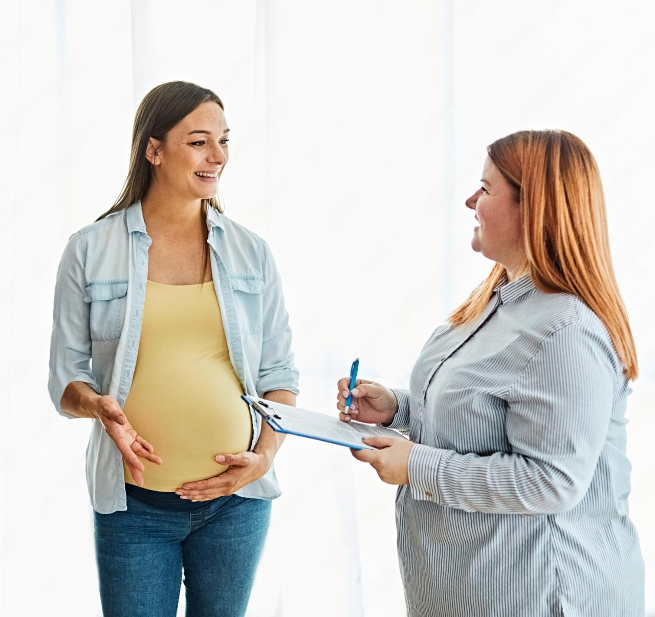 couple-house-property-agent-home-real-estate-business-buying-investment-apartment-agreement_565246-2295